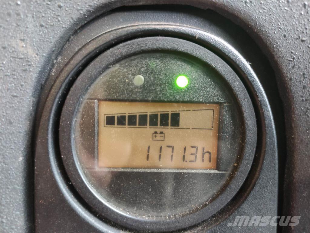 Linde L12 i Yaya kumandali istif makinasi