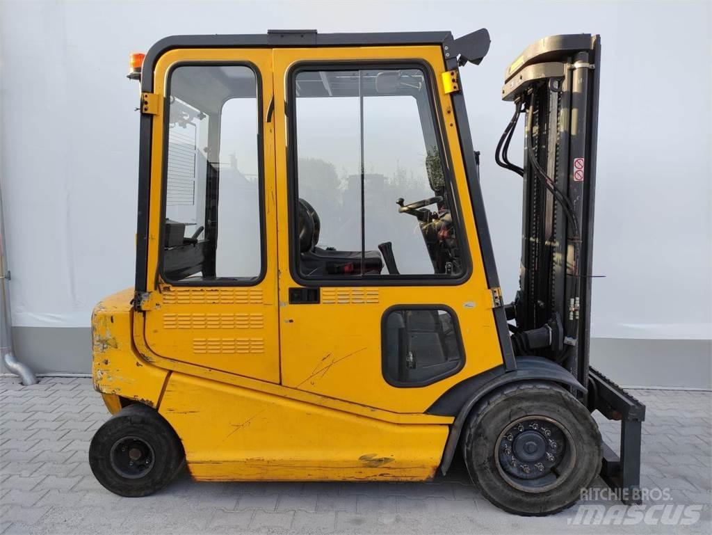 Om-Pimespo XE40 Elektrikli forkliftler