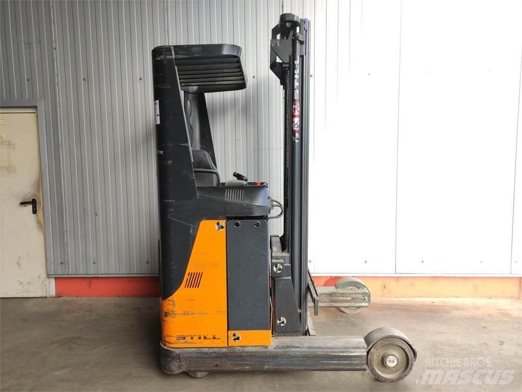 Still FM 12 Reach truck - depo içi istif araçları