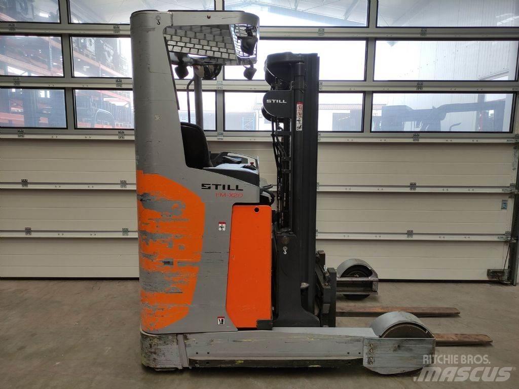 Still FM-X-20 Reach truck - depo içi istif araçları