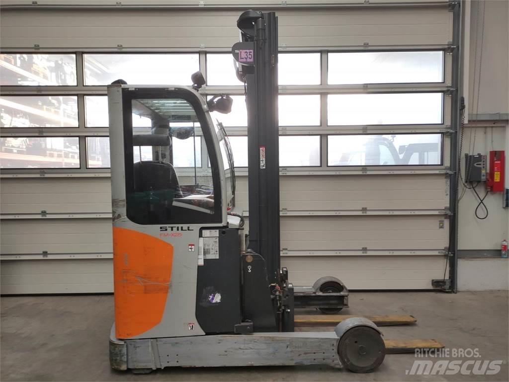 Still FM-X-25 Reach truck - depo içi istif araçları