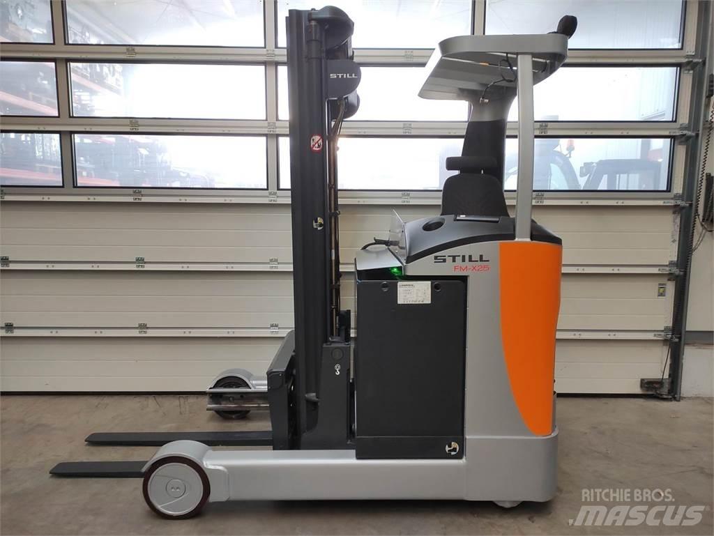 Still FM-X-25 (LACK NEU) Reach truck - depo içi istif araçları