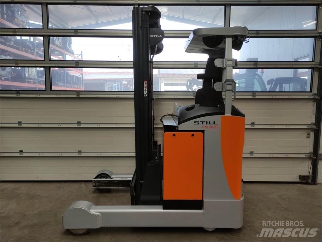 Still FM-X-25 (LACK NEU) Reach truck - depo içi istif araçları
