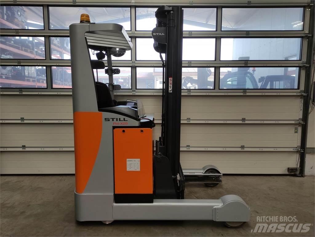 Still FM-X-25 (LACK NEU) Reach truck - depo içi istif araçları