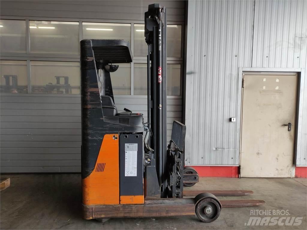 Still FM14 Reach truck - depo içi istif araçları