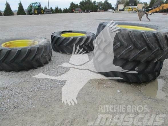 Continental 650/65R38 FLOATER TIRES Diger