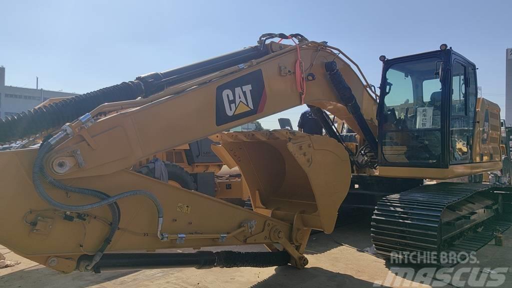 CAT 2018 CAT 320 Lastik tekerli ekskavatörler