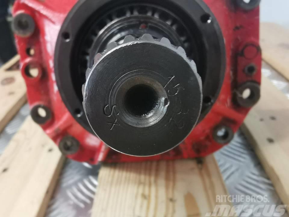 Manitou MLT 626 {Carraro15X32 front differential Akslar
