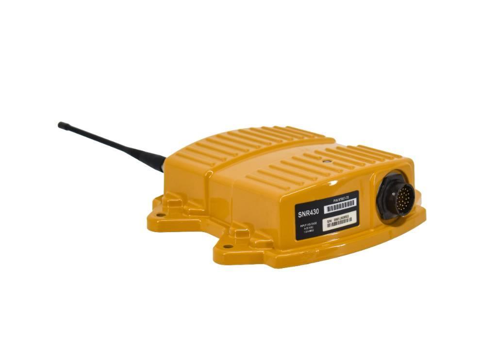 CAT SNR430 410-470 MHz Machine Radio, Trimble Other components