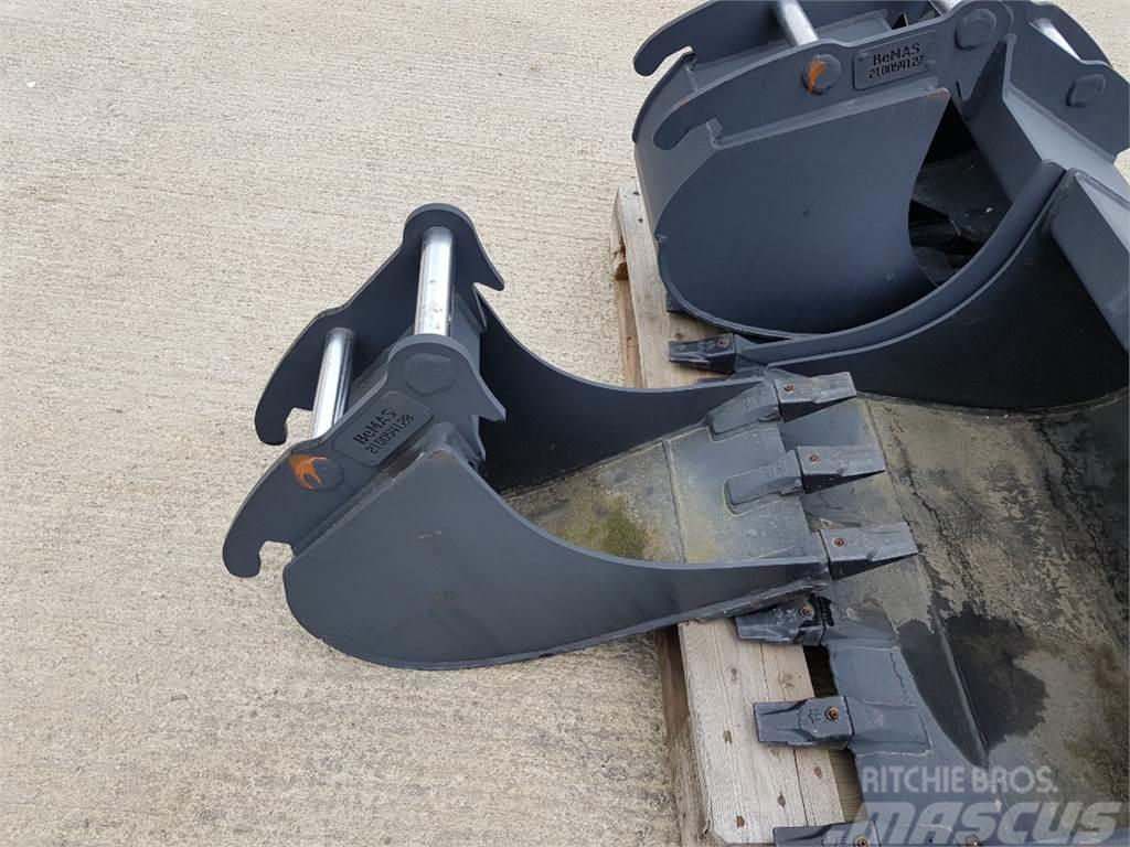 TL 300 SW010 Backhoes