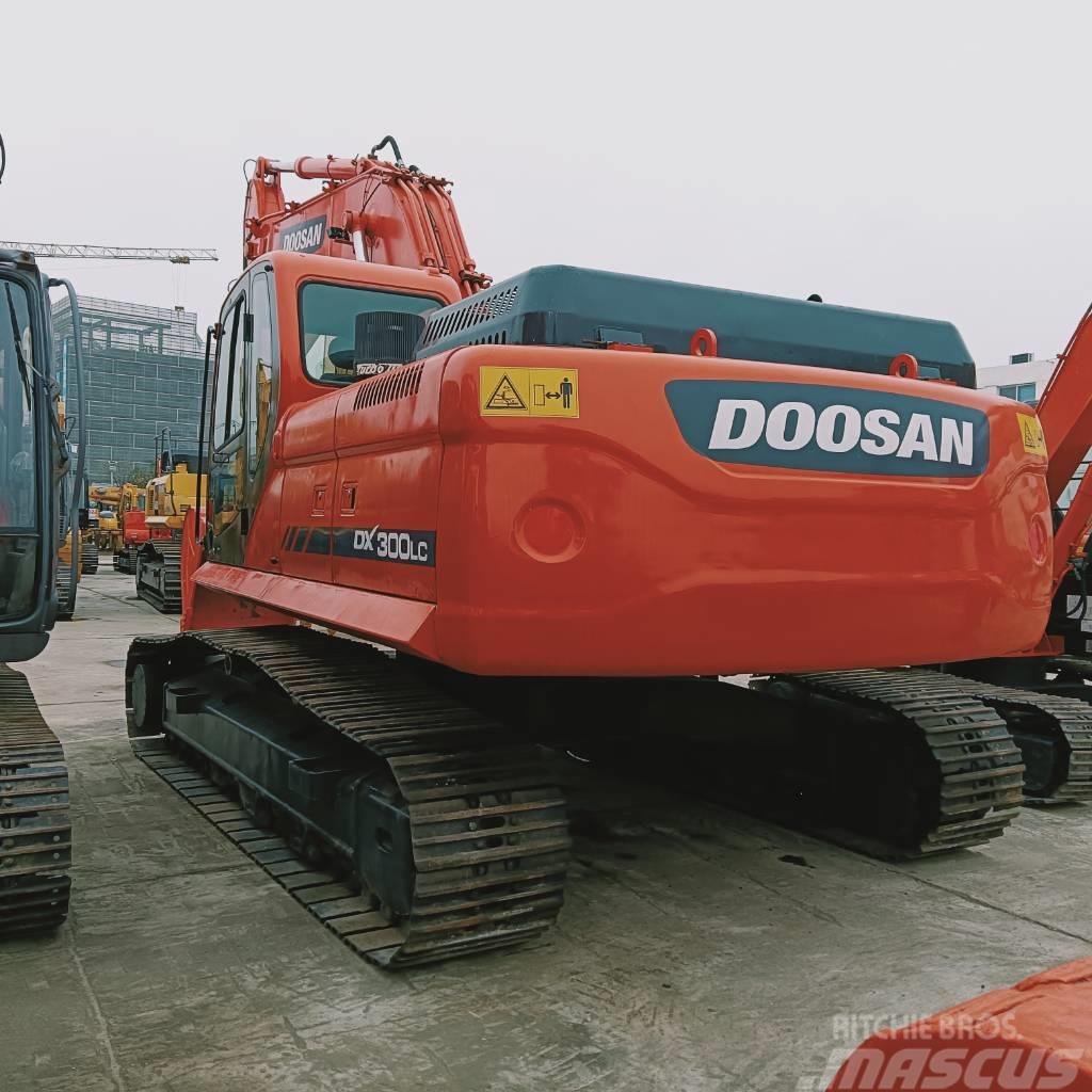 Doosan DX 300 LC Paletli ekskavatörler