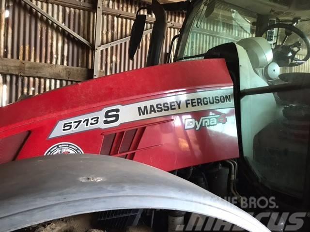 Massey Ferguson 5713 Traktörler