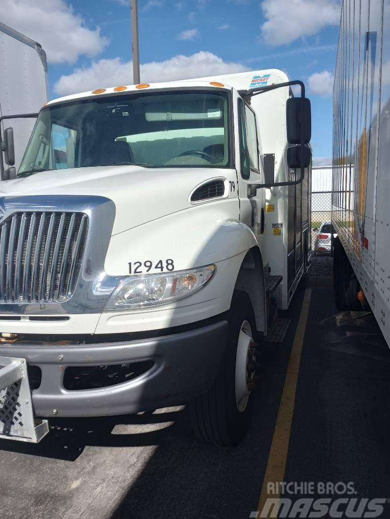 International 4300 İçecek kamyonları