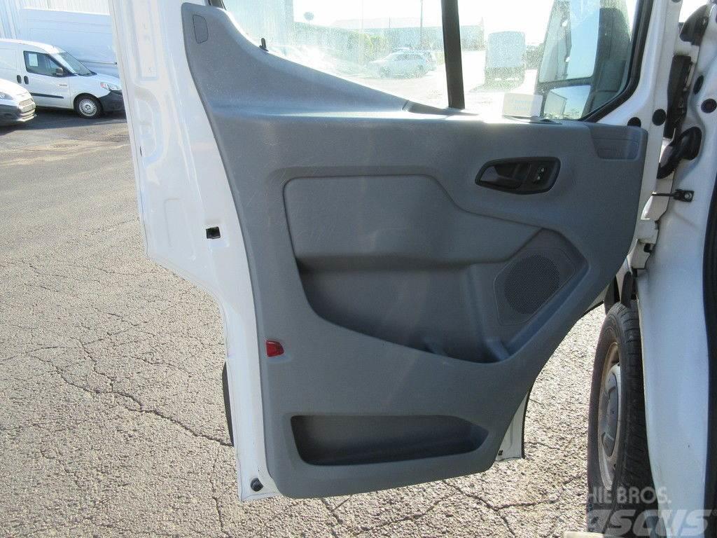 Ford Transit T-250 Panel vanlar