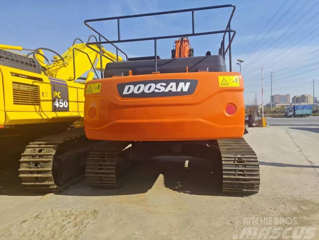 Doosan DX 300 Paletli ekskavatörler
