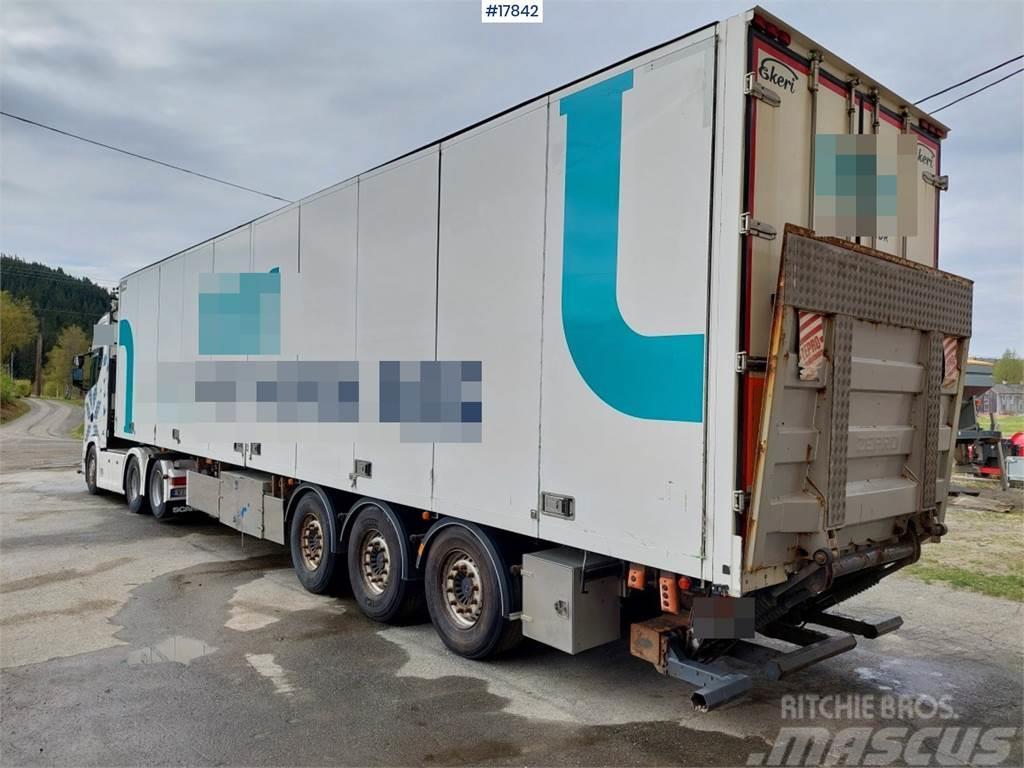 Ekeri cabinet semi w/ full side opening and Zepro lift Other semi-trailers