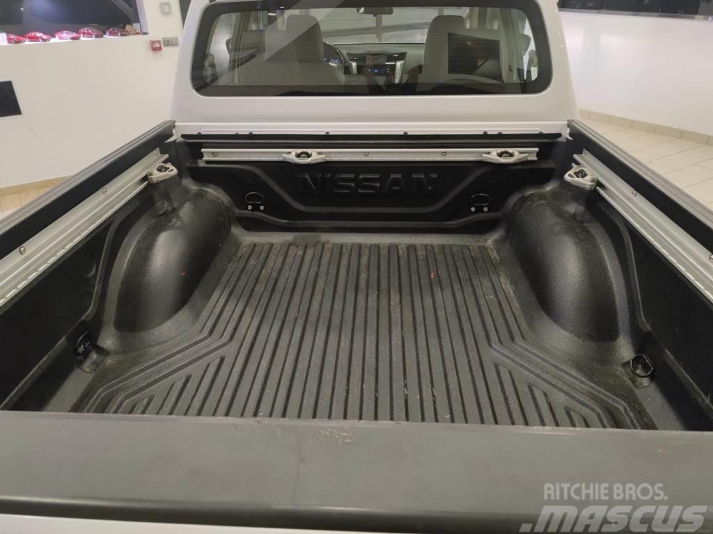 Nissan Navara 2.3dCi Doble Cabina Acenta Panel vanlar
