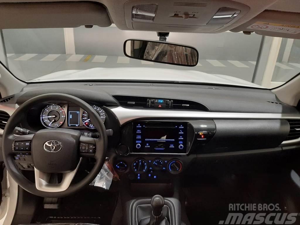 Toyota Hilux Cabina Doble GX Panel vanlar