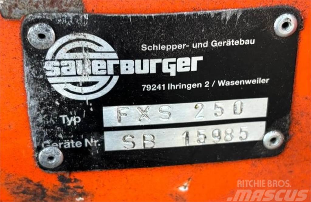 Sauerburger FXS 250, Silageschneidschaufel, 1.100 Silo bosaltma ekipmanlari