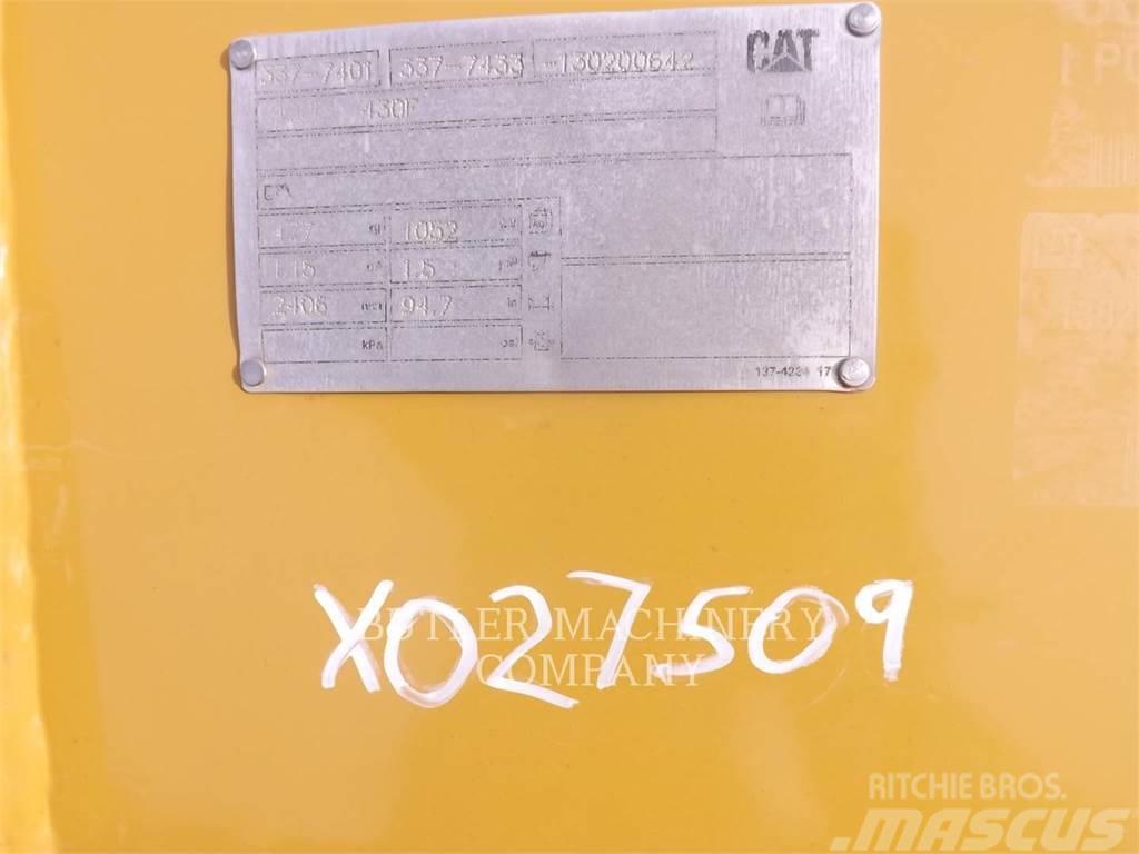 CAT 420F BUCKET 1.5 CYD PIN ON Kovalar
