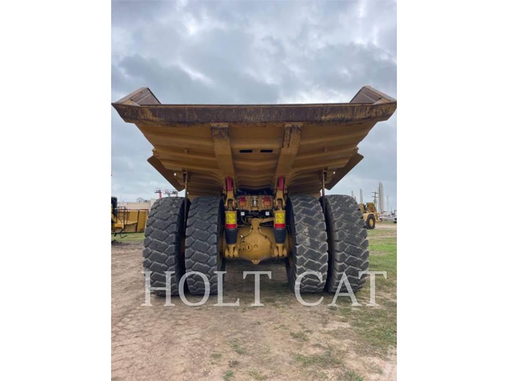 CAT 775G Belden kirma kaya kamyonu
