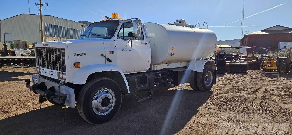  2,000 Gallon Water Truck Diger