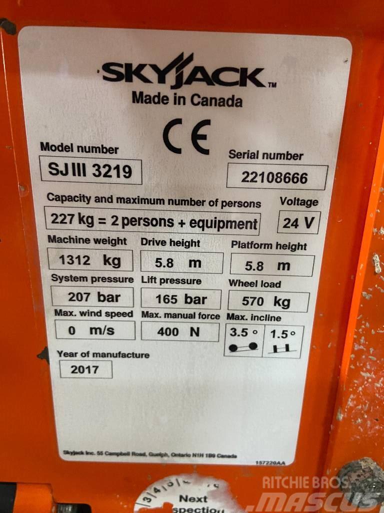 SkyJack SJ 3219 schaarhoogwerker 7,8m hoogwerker Makasli platformlar