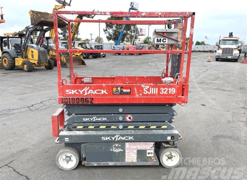 SkyJack SJIII 3219 Makasli platformlar