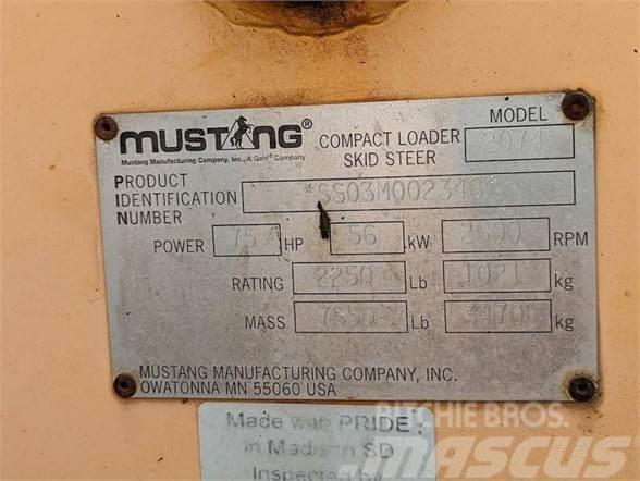 Mustang 2074 Skid steer loderler