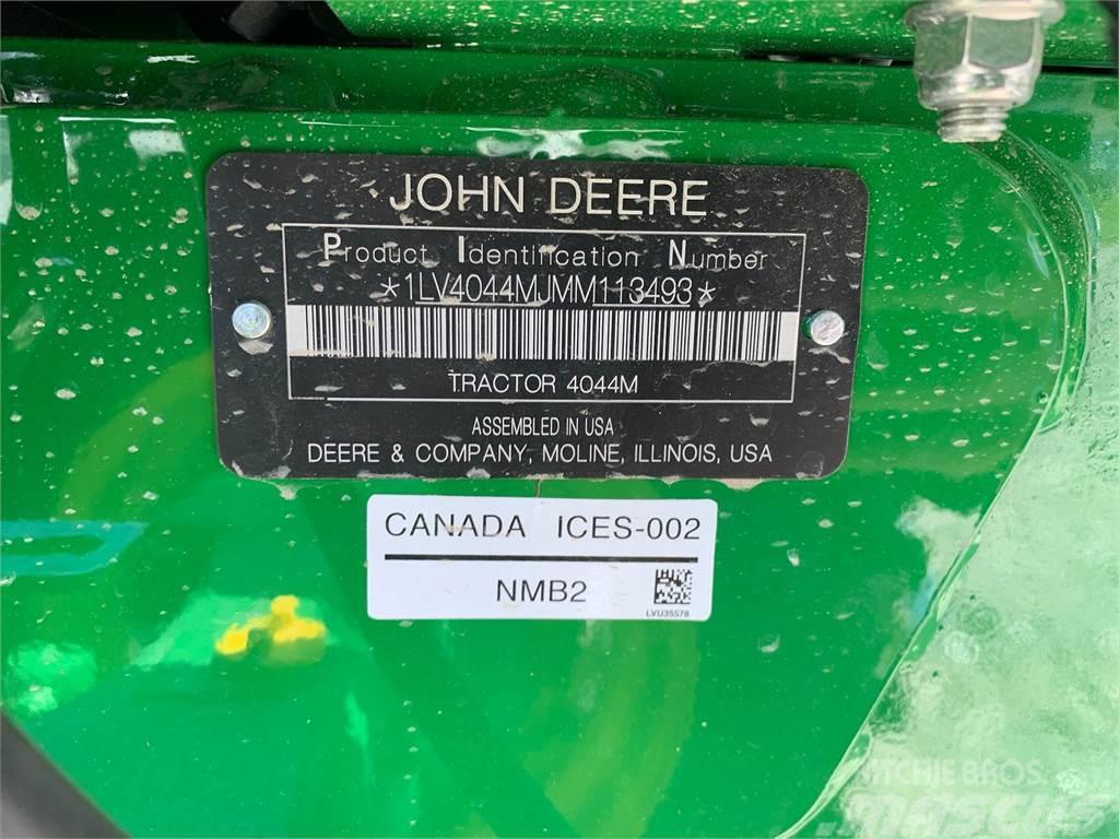 John Deere 4044M Traktörler