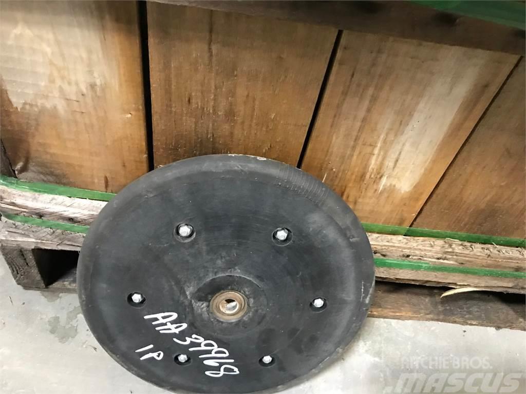 John Deere AA39968 rubber closing wheel Diger ekim makina ve aksesuarlari