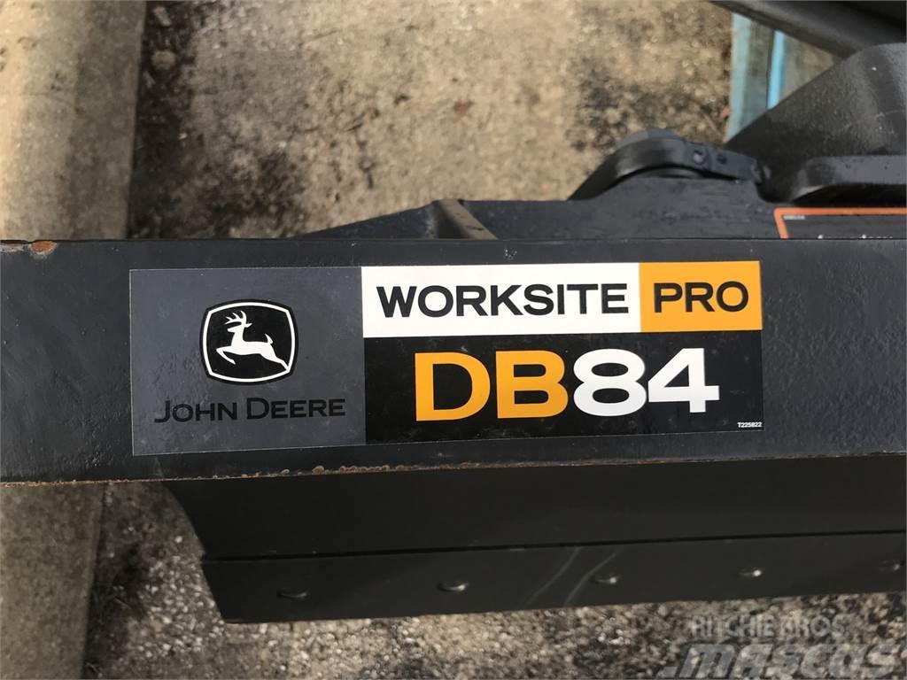 John Deere DB84 Diger