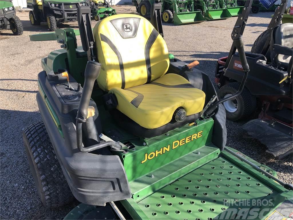 John Deere Z997R Sıfır dönüşlü çim biçme makineleri