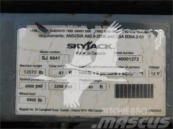 SkyJack SJ8841RT Makasli platformlar