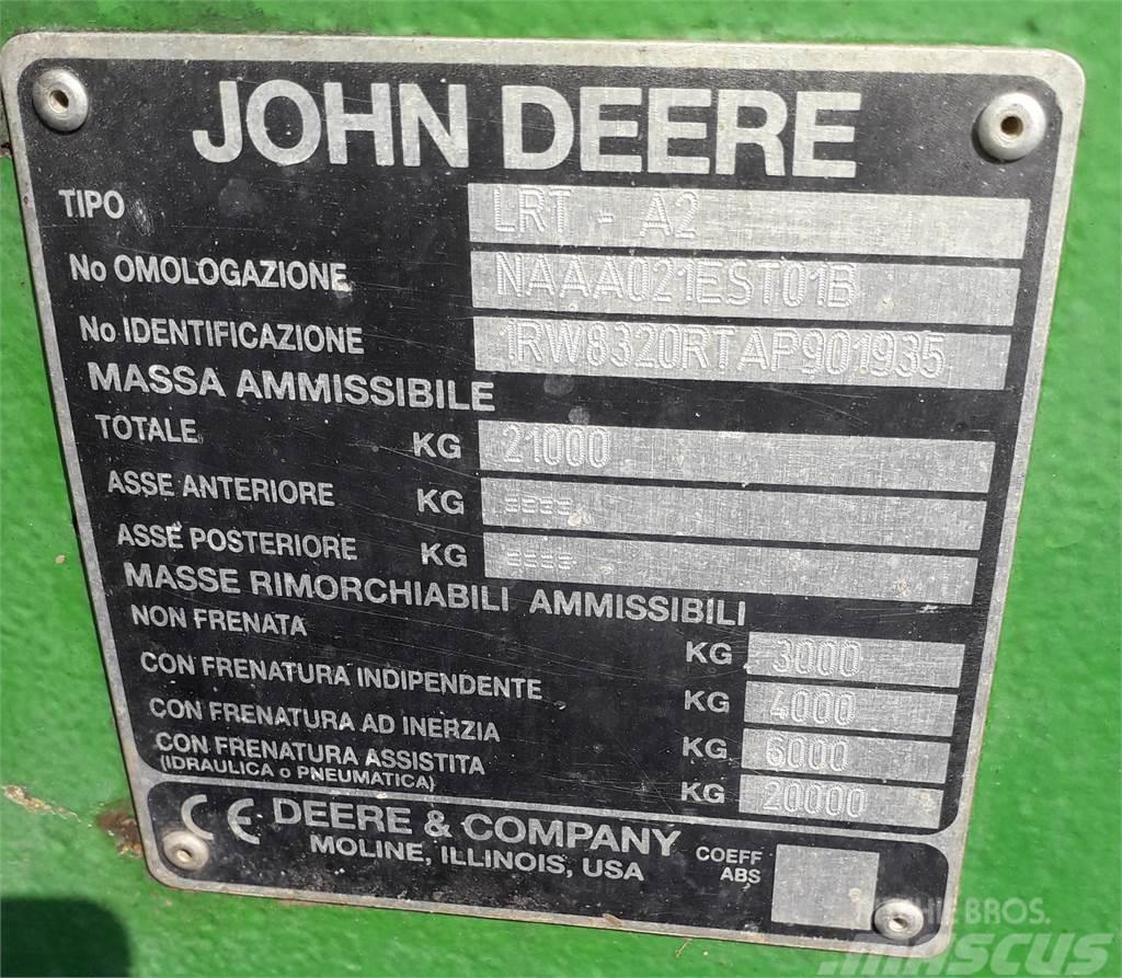 John Deere 8320 RT Traktörler
