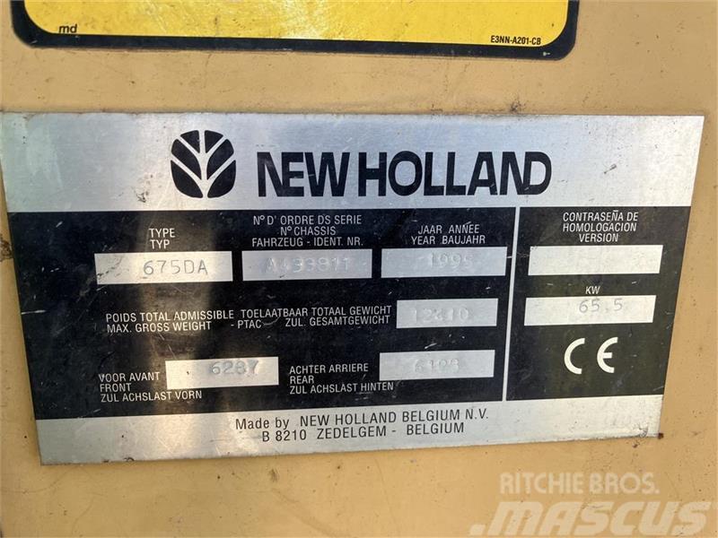 New Holland 675D Kazıcı yükleyiciler - beko loder