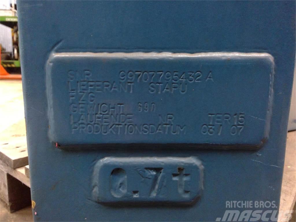 Faun ATF 40G-2 Counterweight 0,7 ton right side Vinç parçalari
