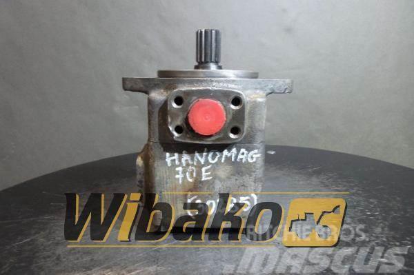 Hanomag Hydraulic pump Hanomag 70E Diger parçalar