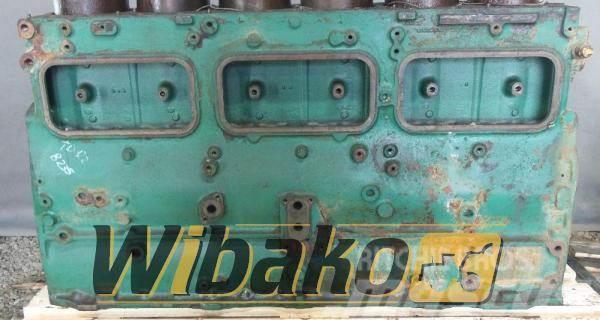 Volvo Block Engine / Motor Volvo TD122KME 161258154 Diger parçalar