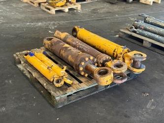 Liebherr L 580 USED HYDRAULIC CYLINDER COMPLET