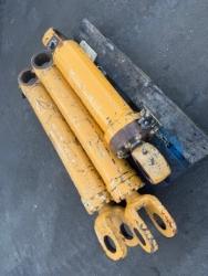 Liebherr L 566 USED HYDRAULIC CYLINDER COMPLET
