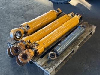 Liebherr L 538 USED HYDRAULIC CYLINDER COMPLET
