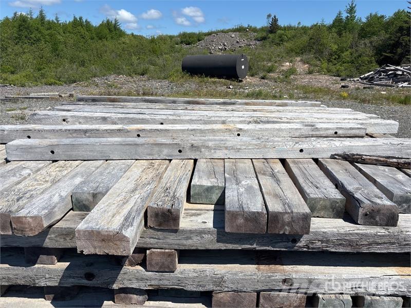 Quantity of (120) 12 ft to 16 ft Wood Cribbing Diger parçalar