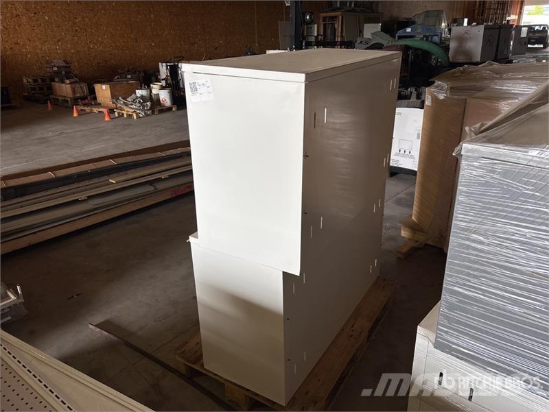 Quantity of (2) Display Cabinets Diger parçalar