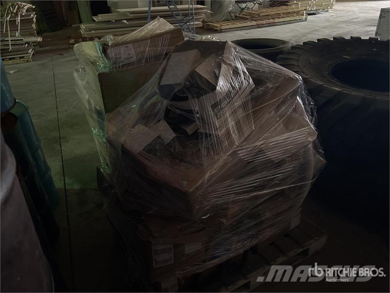 Quantity of (2) Pallets of Polaris and other rec. Diger parçalar