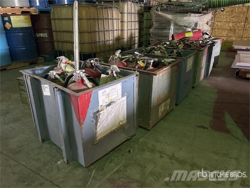 Quantity of (38) Fire Extinguisher Diger parçalar