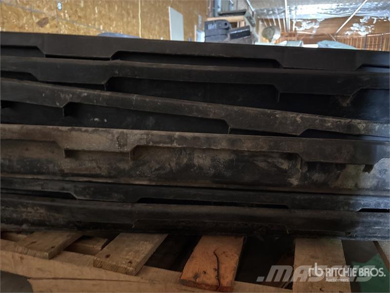 Quantity of 42 in x 26 in Drop Pans Diger parçalar