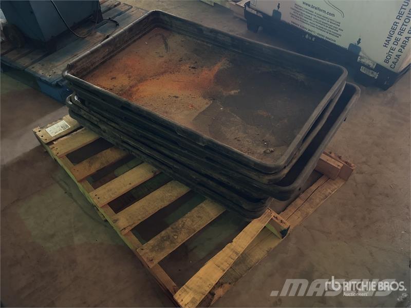 Quantity of 42 in x 26 in Drop Pans Diger parçalar