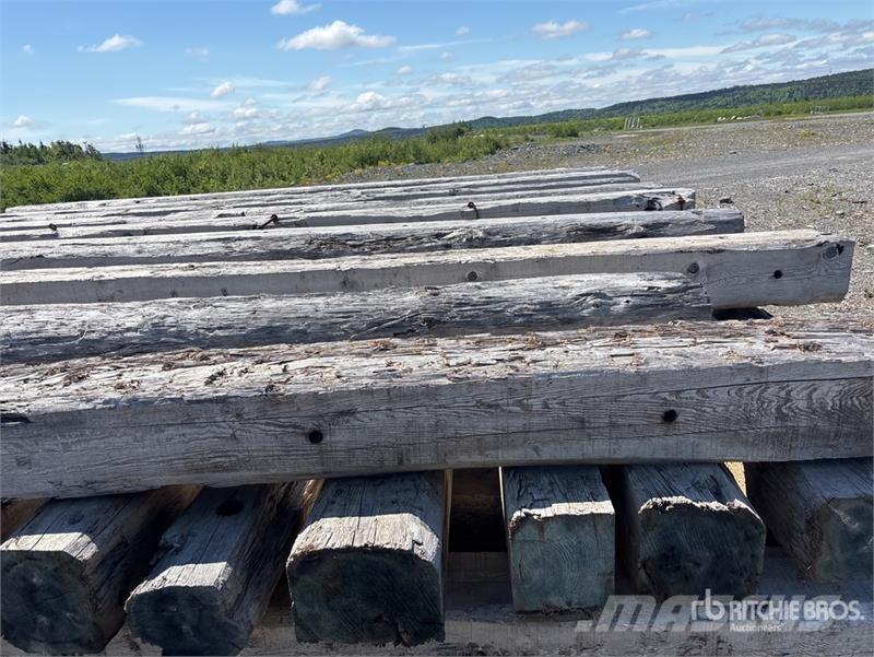 Quantity of (66) 16 ft x 20 ft Wood Cribbing Diger parçalar