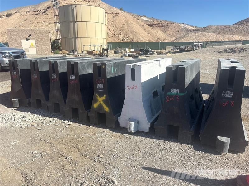 Quantity of (8) Barrier Diger parçalar